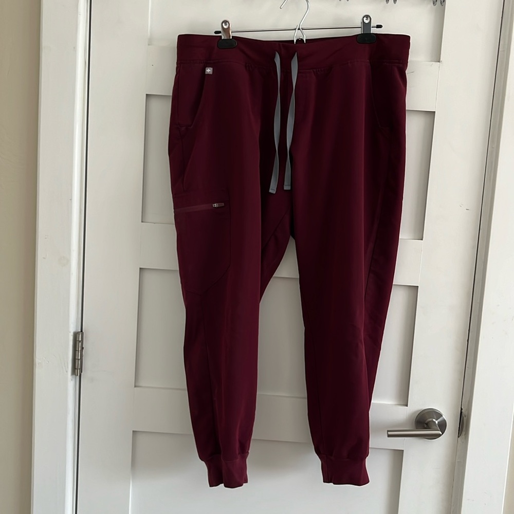 FIGS scrub pants Women's petite